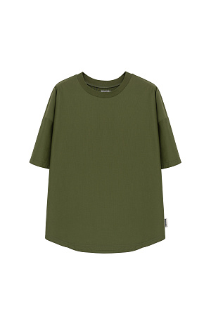 Зеленый Oversize футболка из хлопка. Модель свободного силуэта со спущенной линией плеч, круглым вырезом горловины и арочным низом.